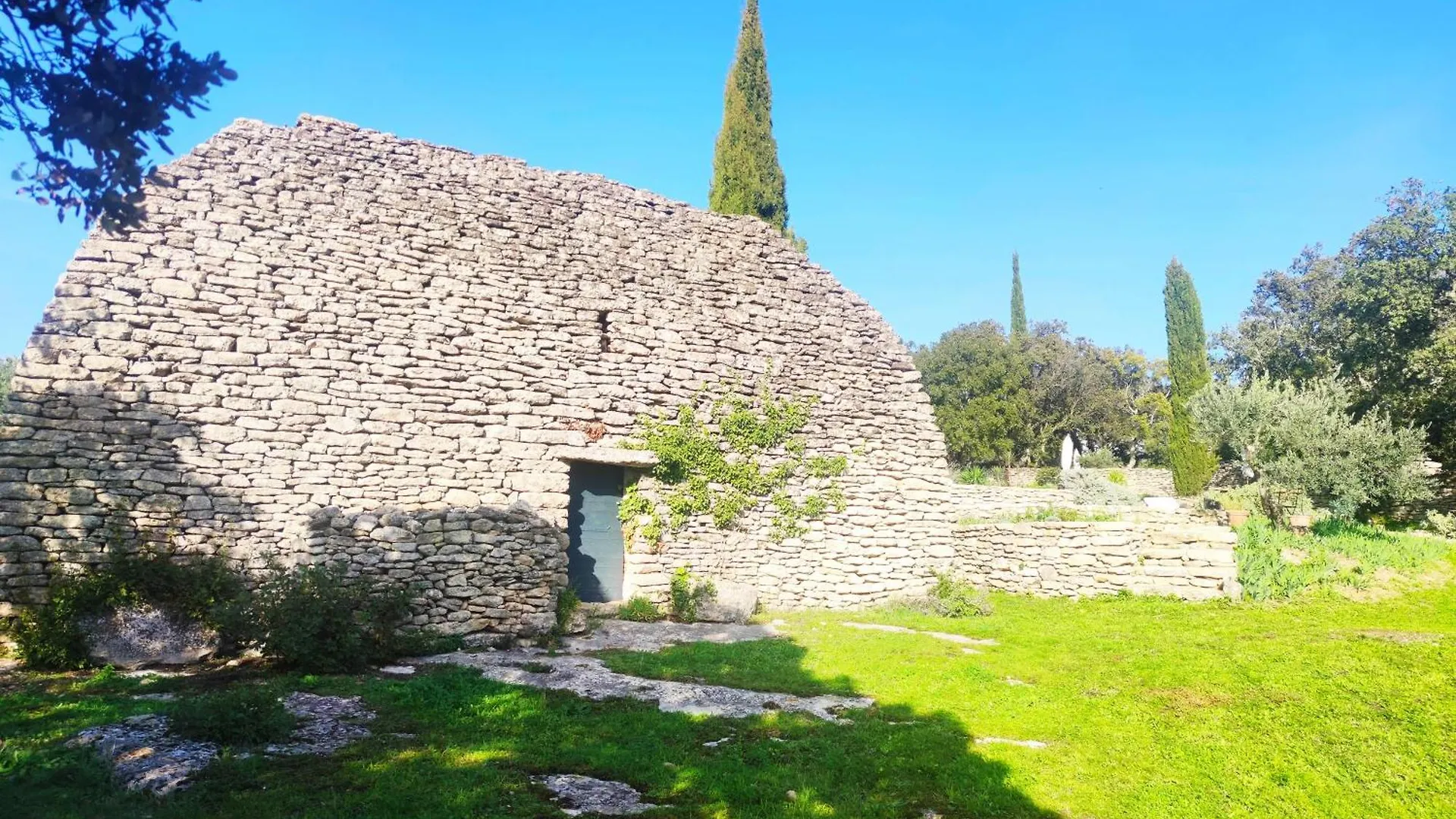 Le Mas Natan Gordes 4*,  France